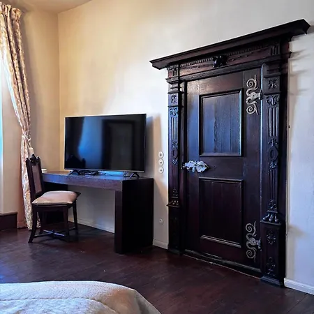 Schloss Schoenborn Bed & Breakfast