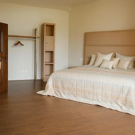 Schloss Schoenborn Bed & Breakfast