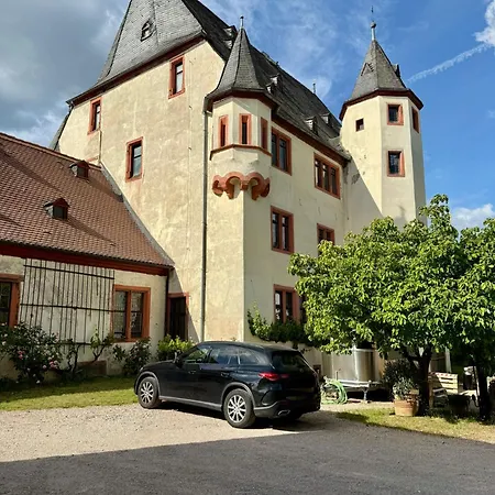 Schloss Schoenborn Bed & Breakfast Geisenheim