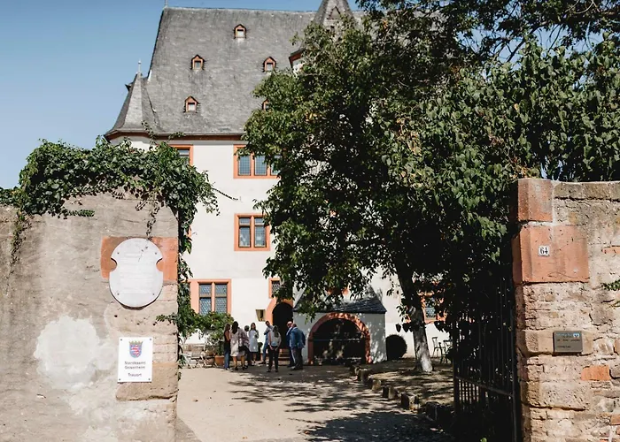 Schloss Schönborn Frühstückspension Geisenheim